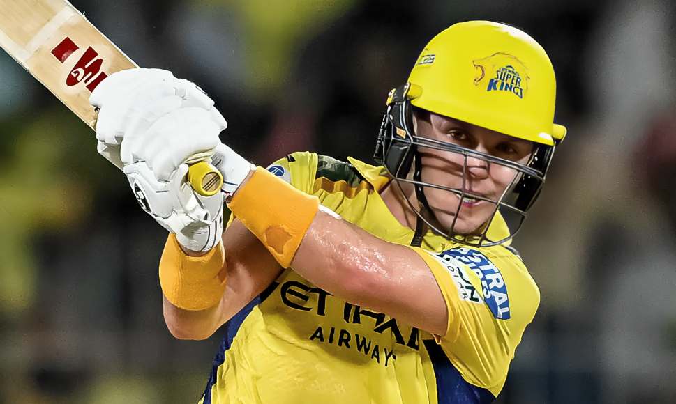 Tensions Flare in IPL 2025 as Sam Curran Involved in Heated Exchange with Punjab Kings Dugout