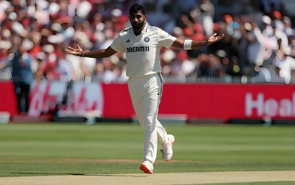 ‘Bigot of the highest order’ — Former Pakistani pacer lashes out at Varun Aaron for claiming Jasprit Bumrah is better than Wasim Akram